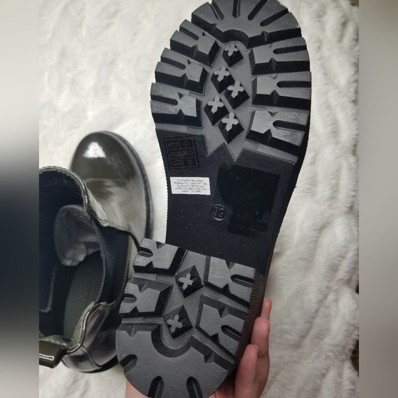 Topshop Bree High Unit Platform Lug Boot in Olive - Picture 3 of 6